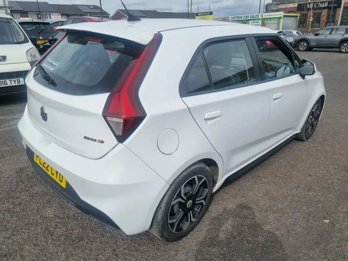 2022-mg-mg3-15-vti-tech-exclusive-nav-big-1