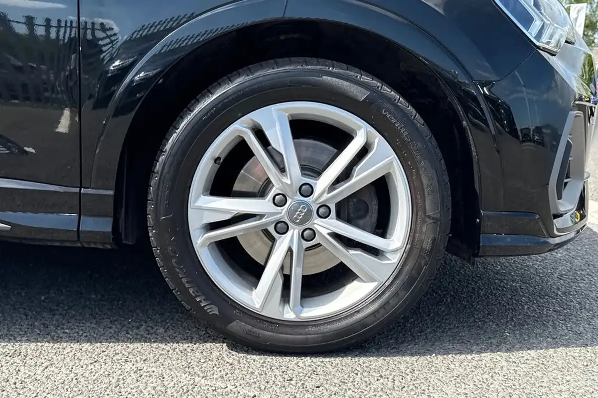 2019-audi-q3-20-40-tfsi-s-line-big-10