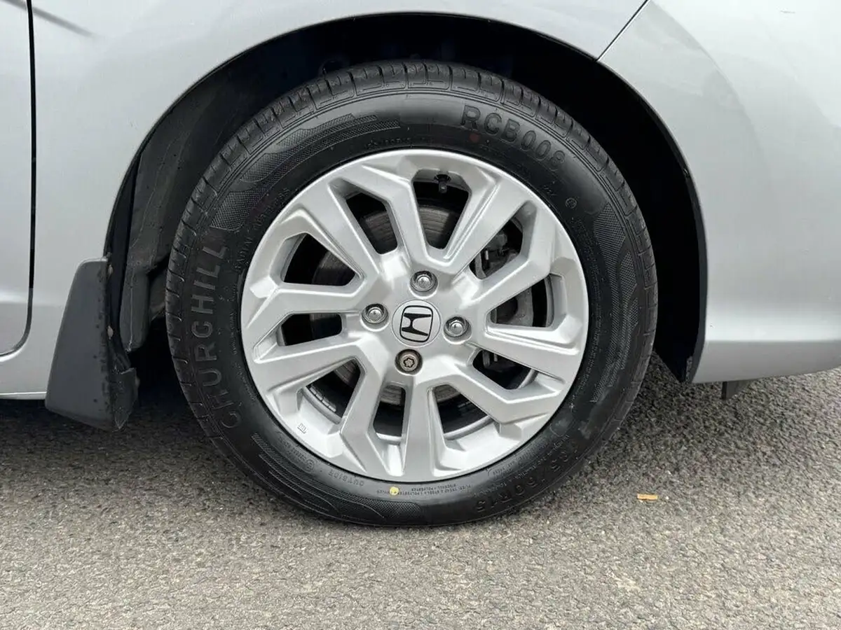 2018-honda-jazz-13-i-vtec-se-cvt-big-24