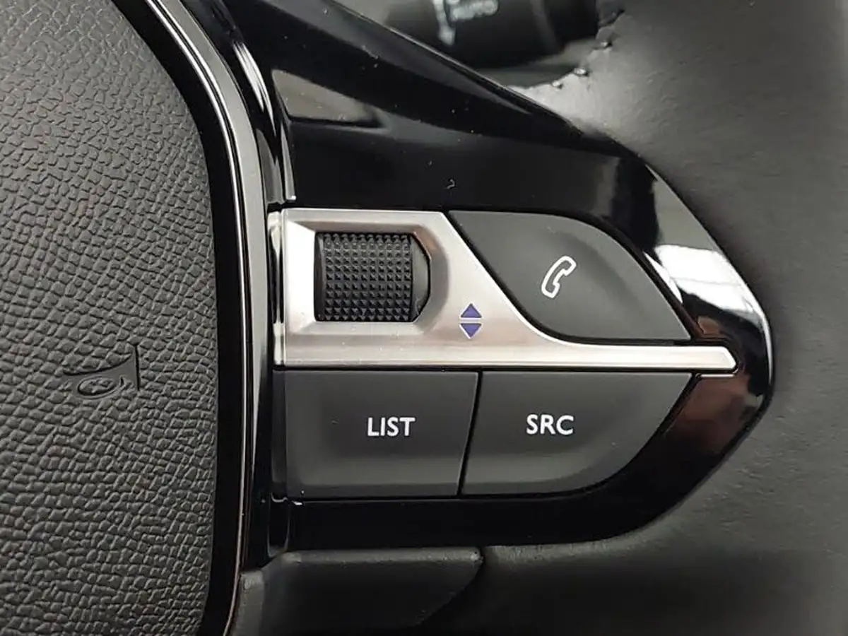 2024-peugeot-208-12-puretech-allure-big-18