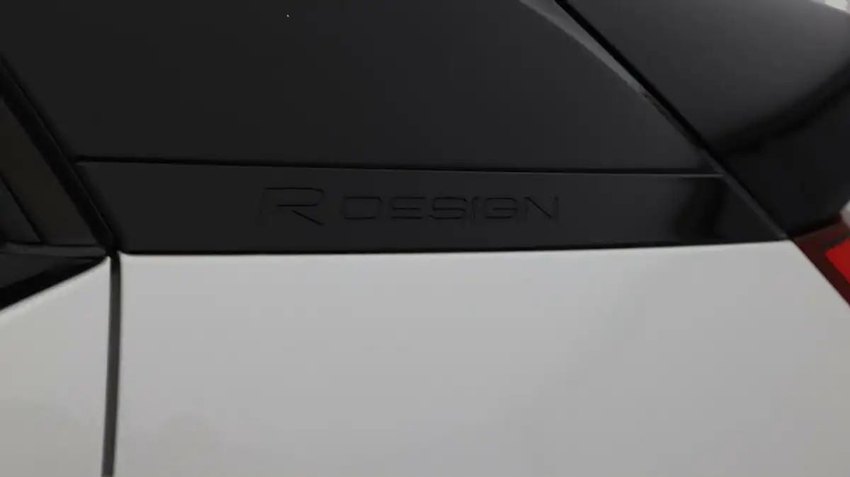 2019-volvo-xc40-20-t4-r-design-pro-awd-big-22