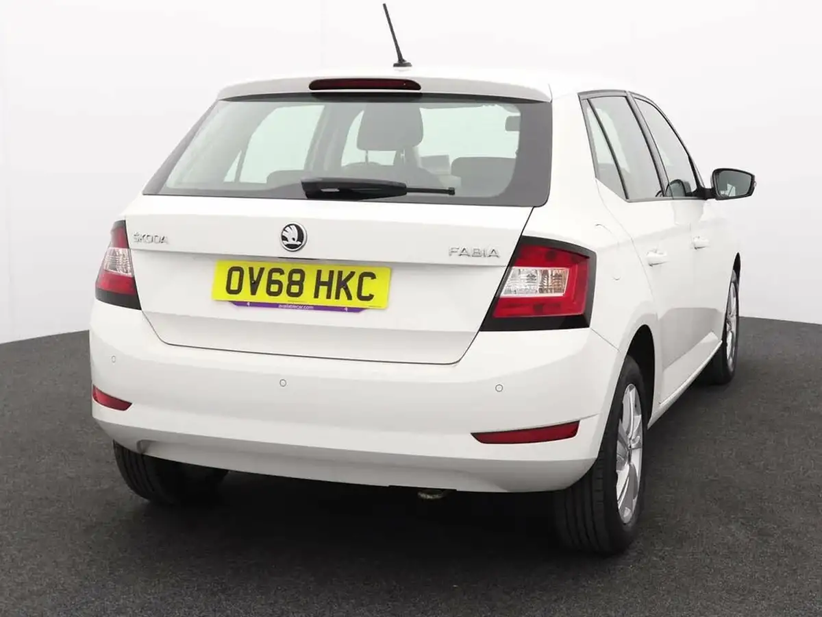2018-skoda-fabia-10-mpi-se-ss-hatchback-big-5