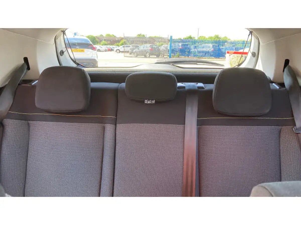 2023-citroen-c3-12-puretech-c-series-edition-83ps-ss-big-14