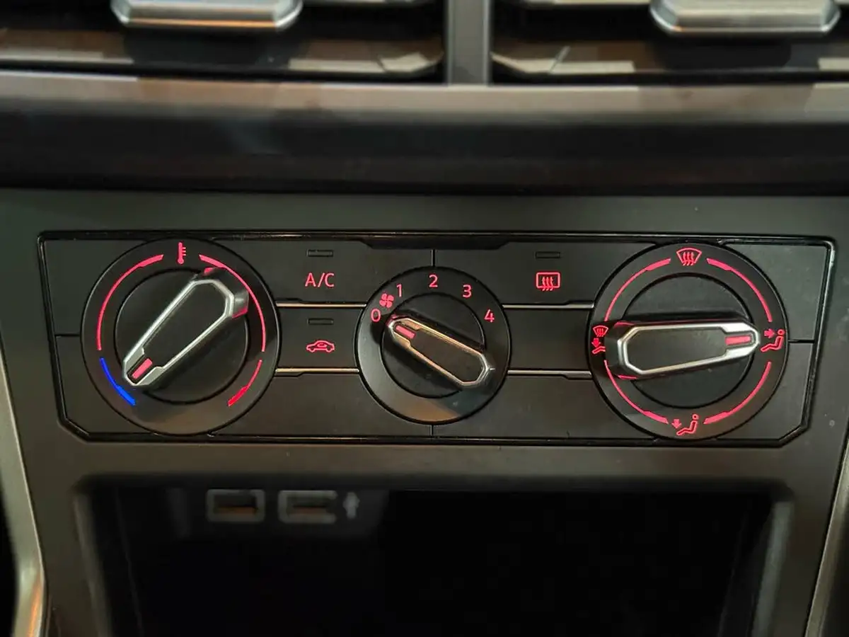 2020-volkswagen-polo-10-match-big-47