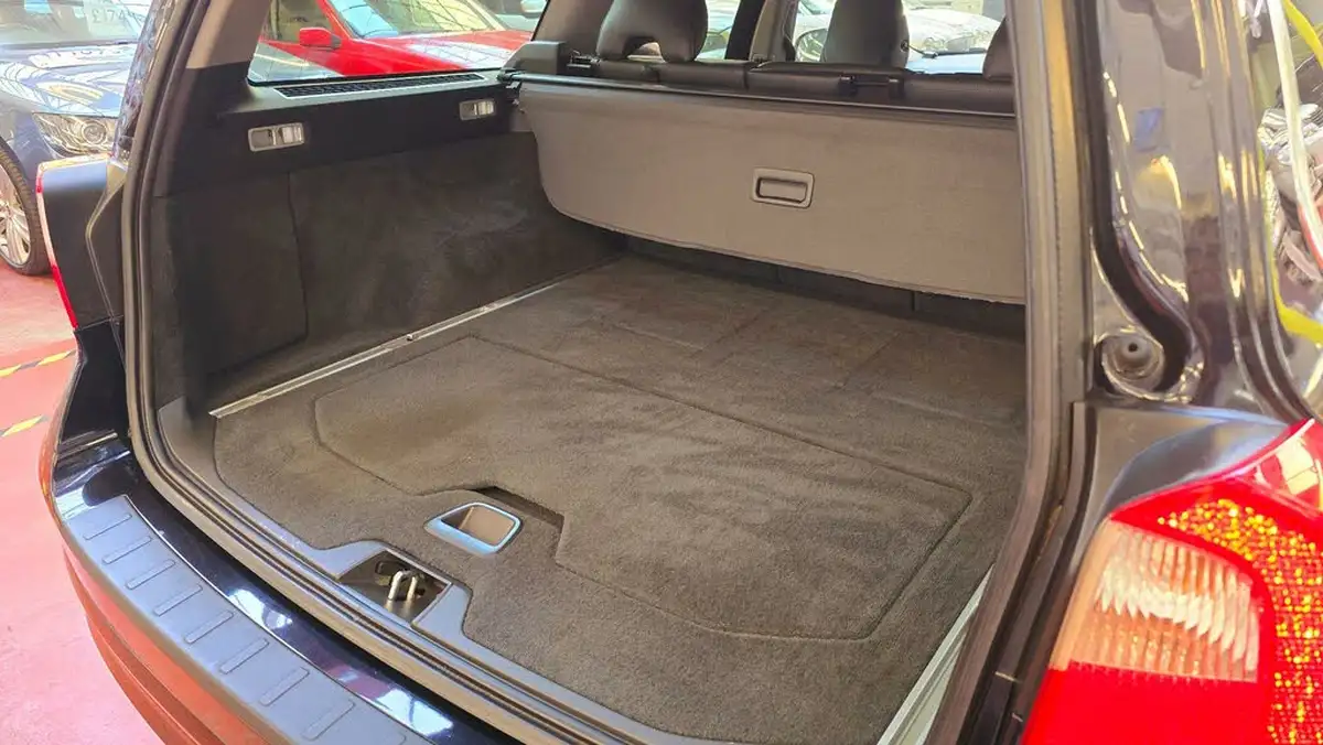 2010-volvo-v70-big-21
