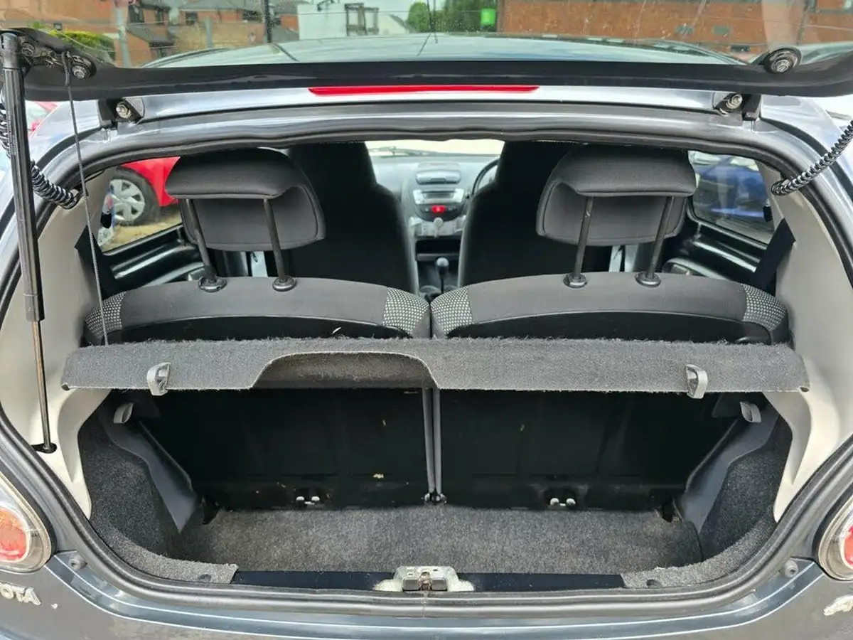 2011-toyota-aygo-10-aygo-go-vvt-i-5d-big-19