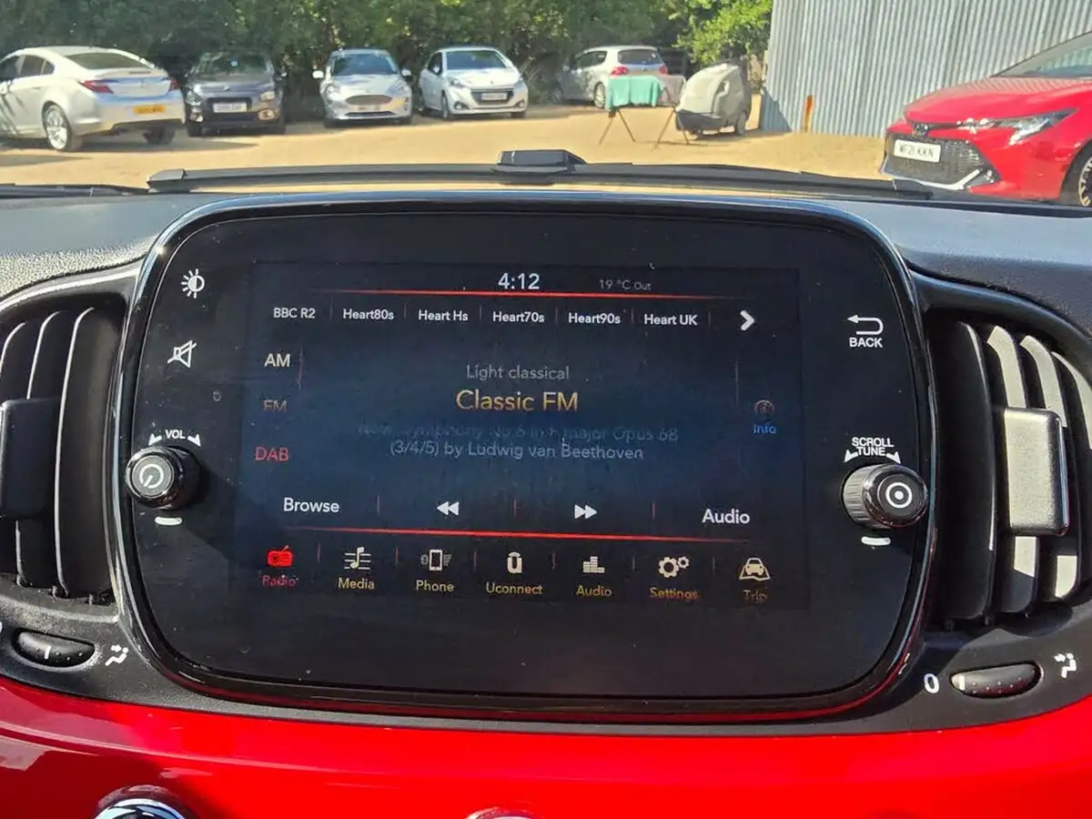 2021-fiat-500-10-lounge-big-25