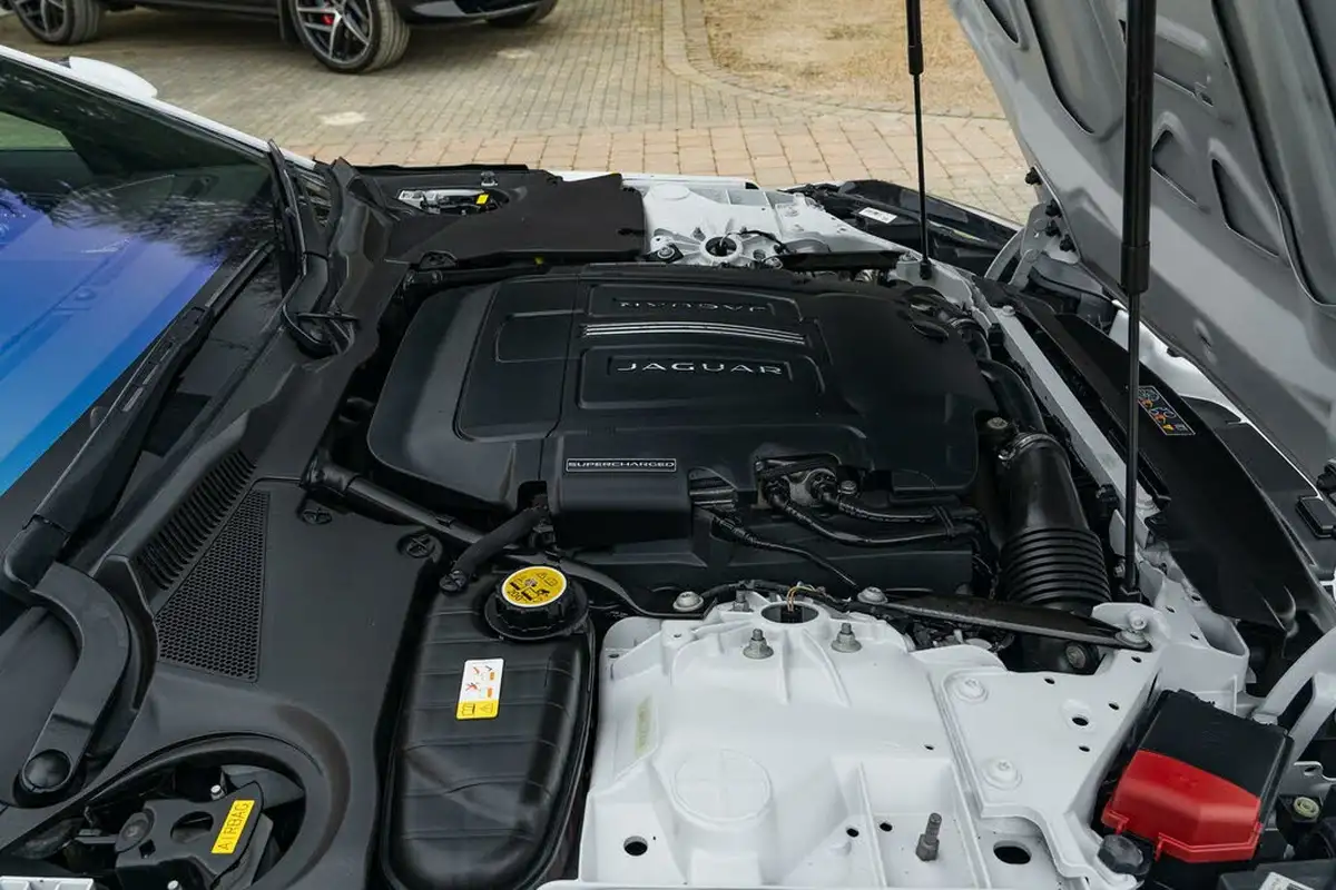 2017-jaguar-f-type-30-v6-sc-400-sport-coupe-big-7