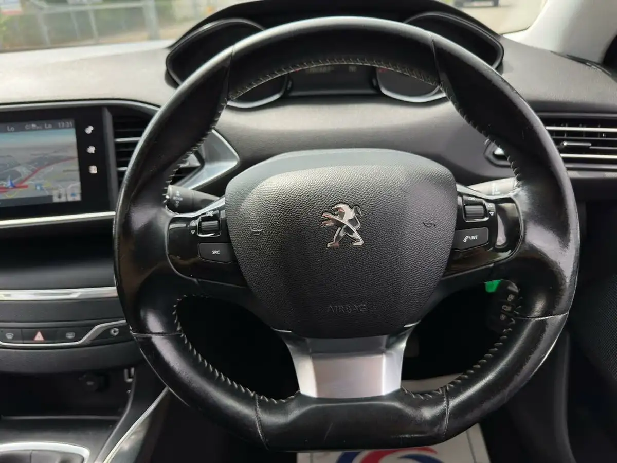 2017-peugeot-308-16-bluehdi-allure-big-77