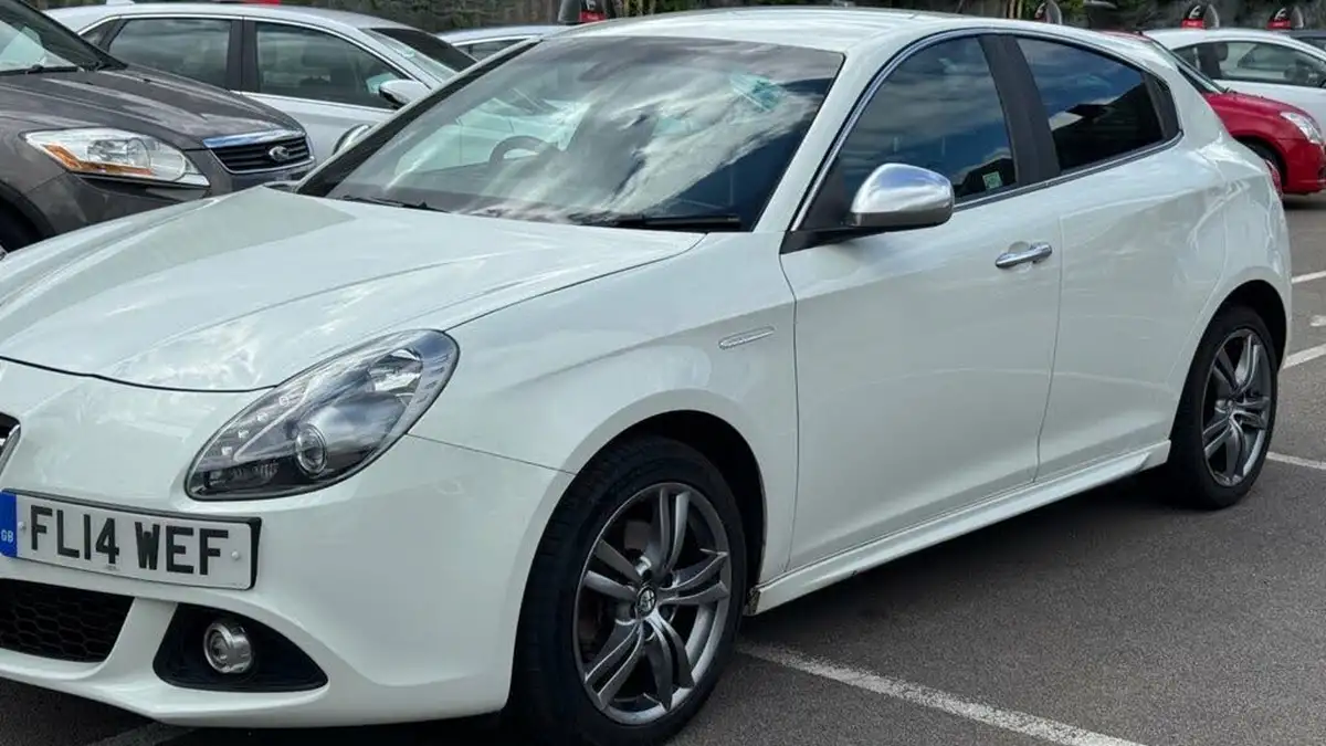 2014-alfa-romeo-giulietta-14-exclusive-big-9