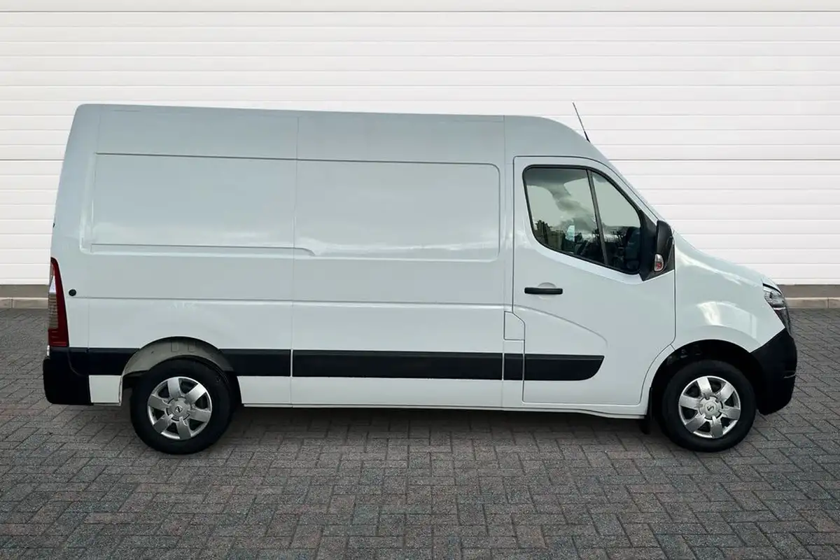 2022-nissan-interstar-23dci-f33-l2h2-acenta-135pseu6d-big-14