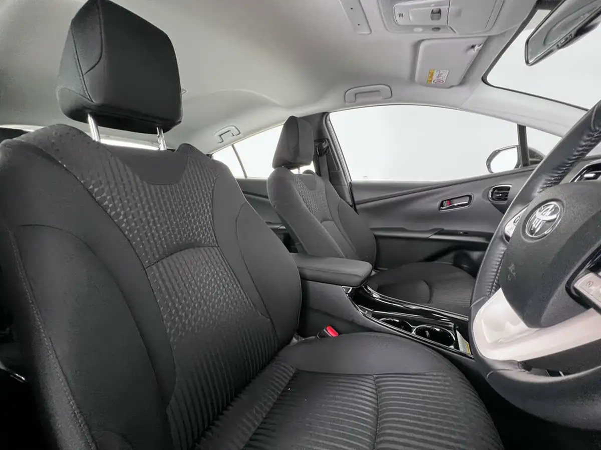 2019-toyota-prius-18-vvt-i-business-edition-plus-ss-cvt-big-16