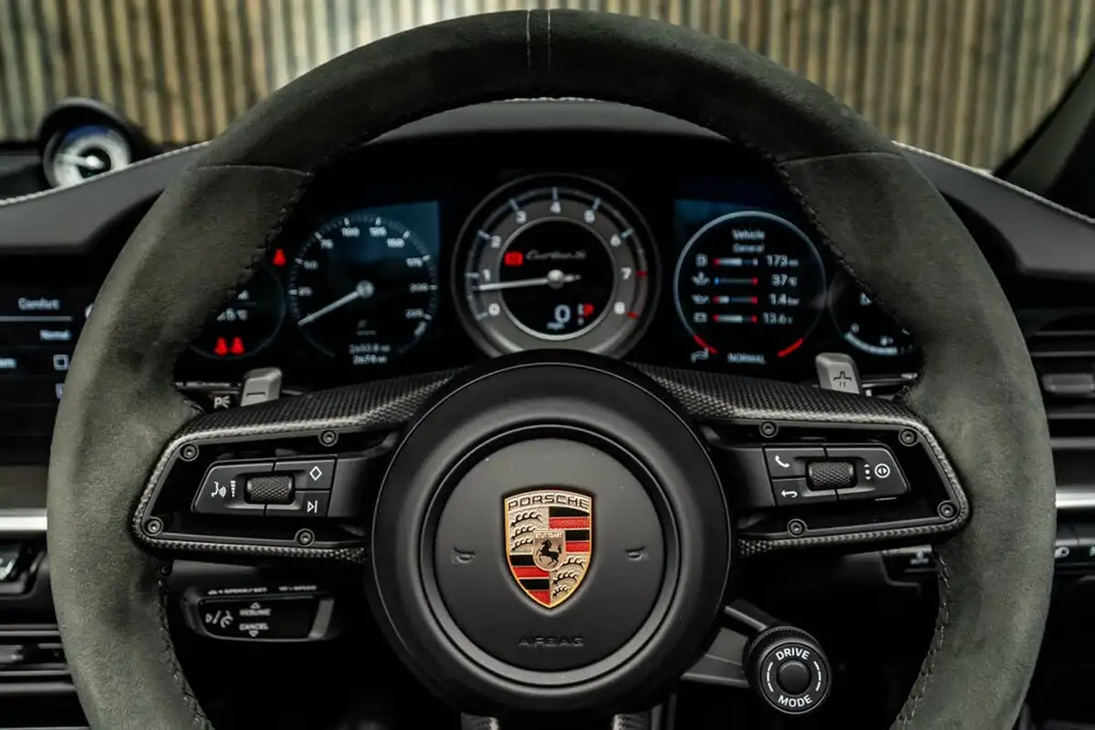 2023-porsche-911-38-turbo-s-awd-turbo-cabriolet-big-32