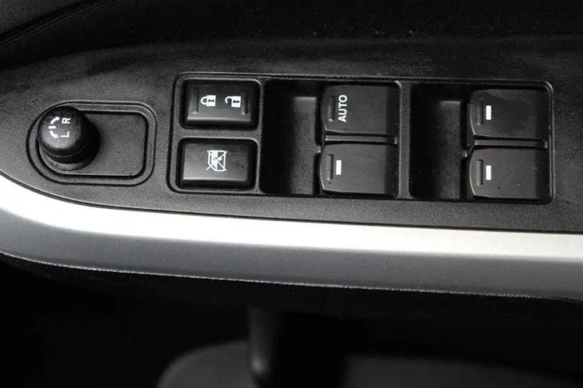 2017-suzuki-vitara-16-sz4-big-15