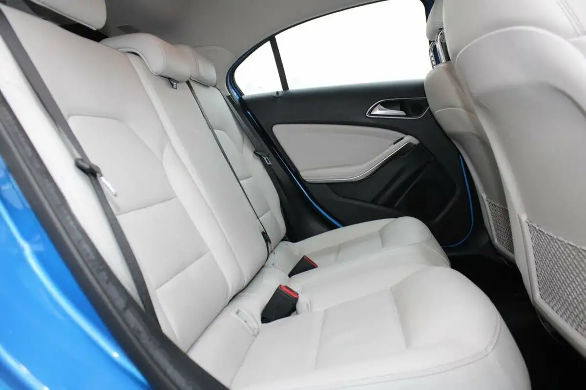 2016-mercedes-benz-a-class-21d-a200d-sport-premiumss-7g-dct-big-16