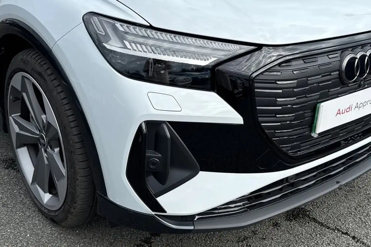 2023-audi-q4-e-tron-50e-black-edition-station-wagon-big-8