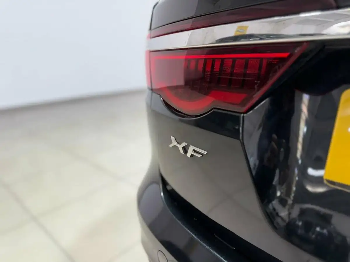 2018-jaguar-xf-20td-portfolio-240ps-awd-sportbrake-5d-1999cc-auto-big-34