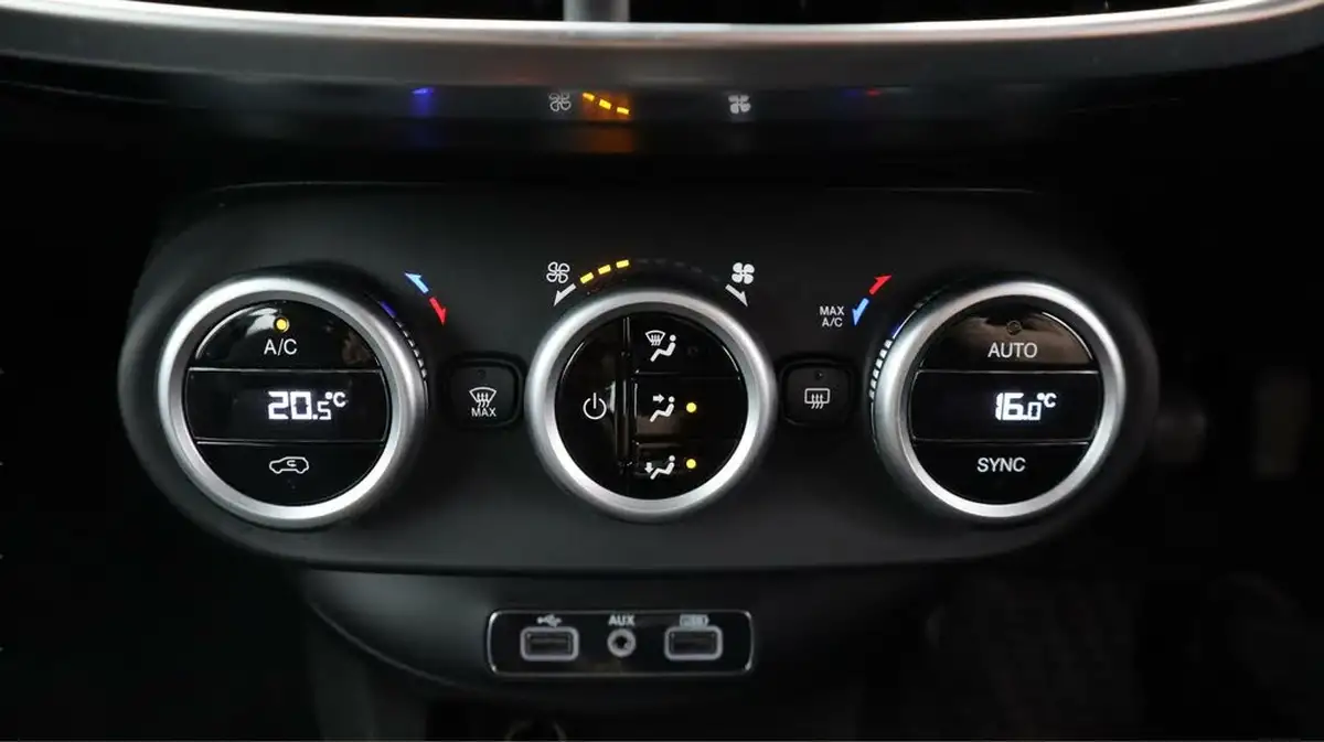 2020-fiat-500x-10-firefly-turbo-city-cross-ss-big-11