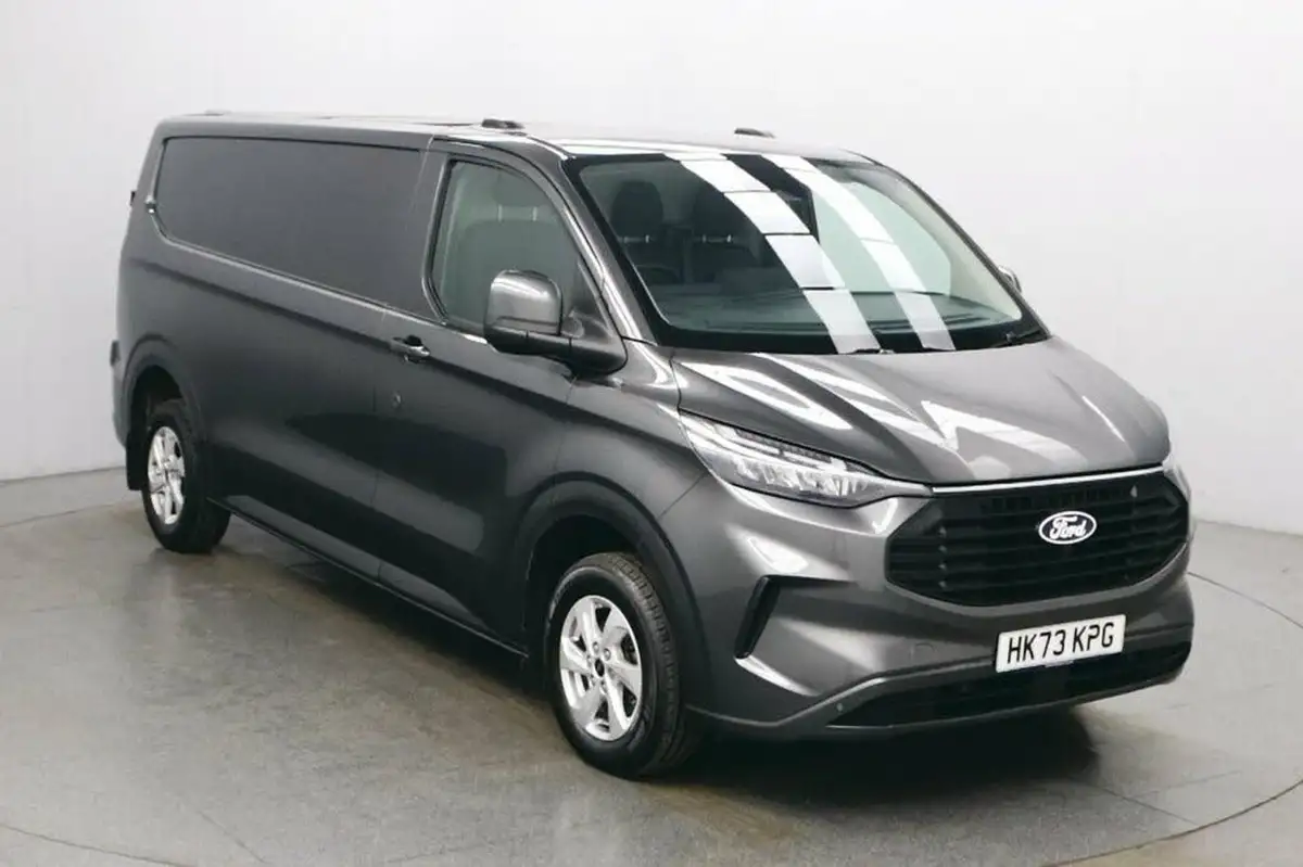 2023-ford-transit-custom-20tdci-320-l2h1-limited-136pseu6e-panel-van-1996cc-auto-big-9