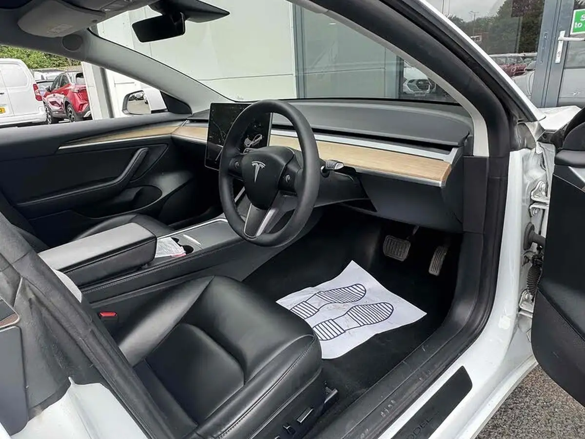 2021-tesla-model-3-e-standard-plus-big-21