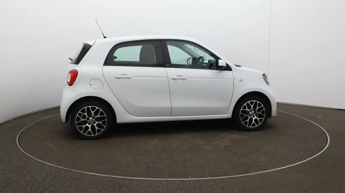 2019-smart-forfour-10-urban-shadow-edition-big-47