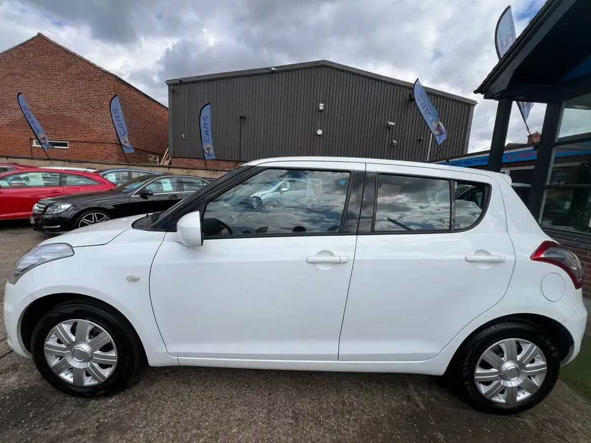 2017-suzuki-swift-12-sz2-5d-big-18
