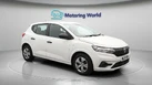 2021-dacia-sandero-10-sce-essential-small-1