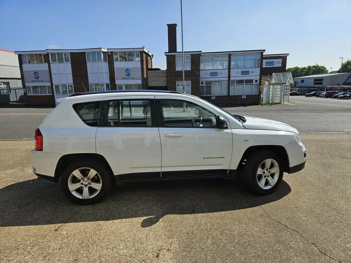 2012-jeep-compass-20-sport-big-7