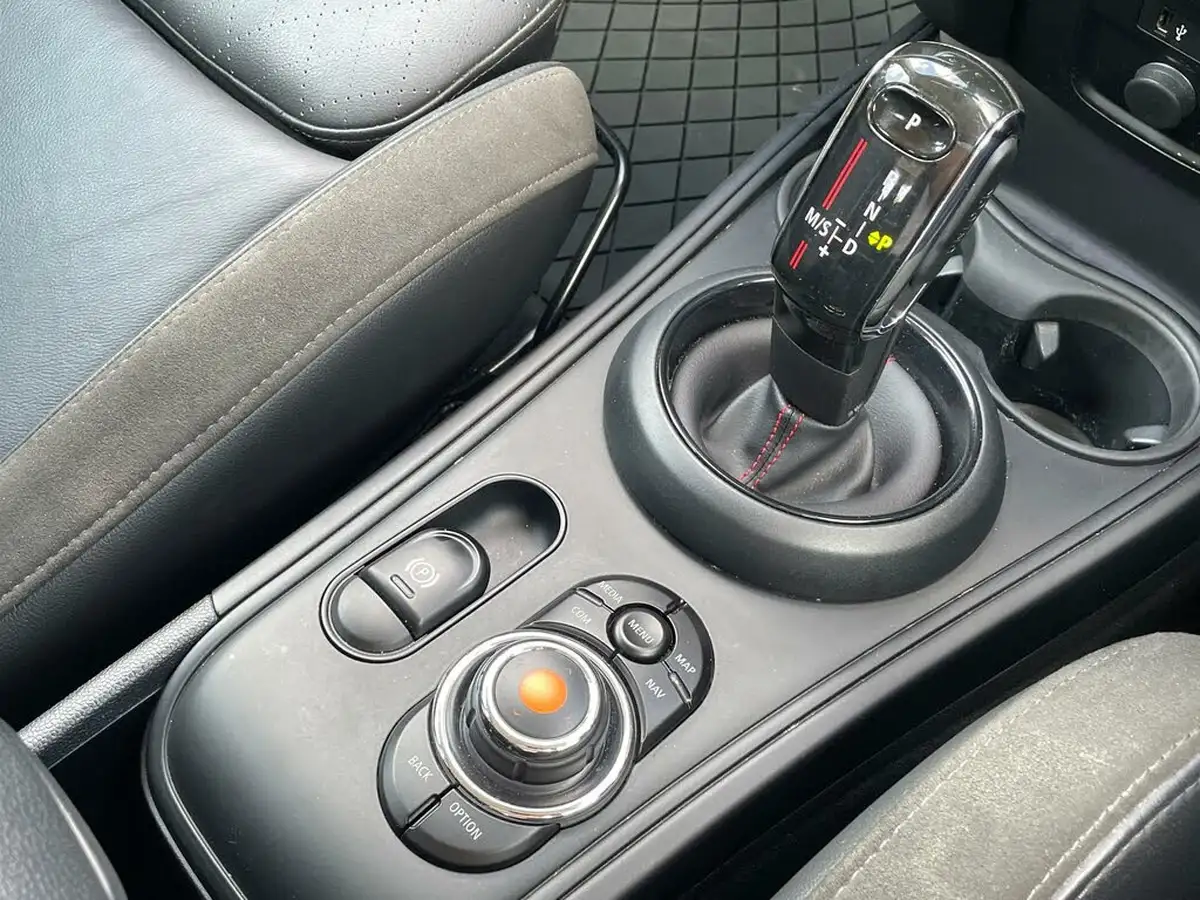 2018-mini-countryman-20-cooper-s-ss-auto-big-43