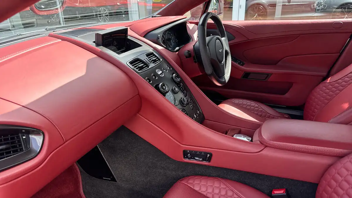 2012-aston-martin-vanquish-59-big-27