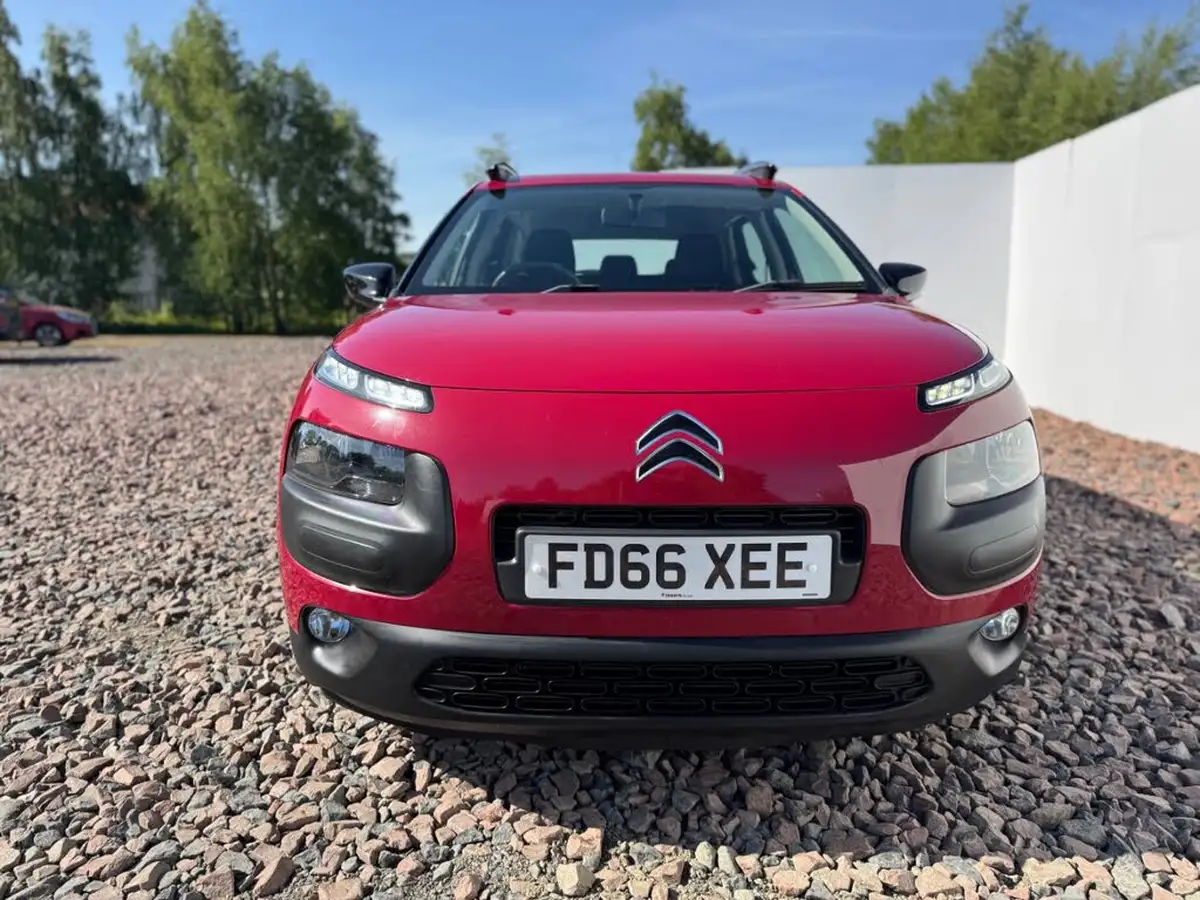2016-citroen-c4-cactus-16bluehdi-feel-big-2
