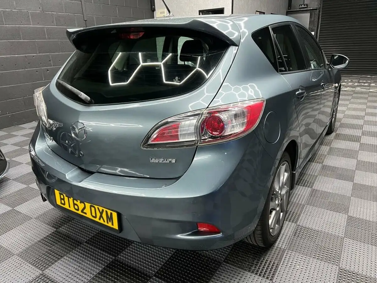 2013-mazda-mazda3-16-venture-edition-big-2