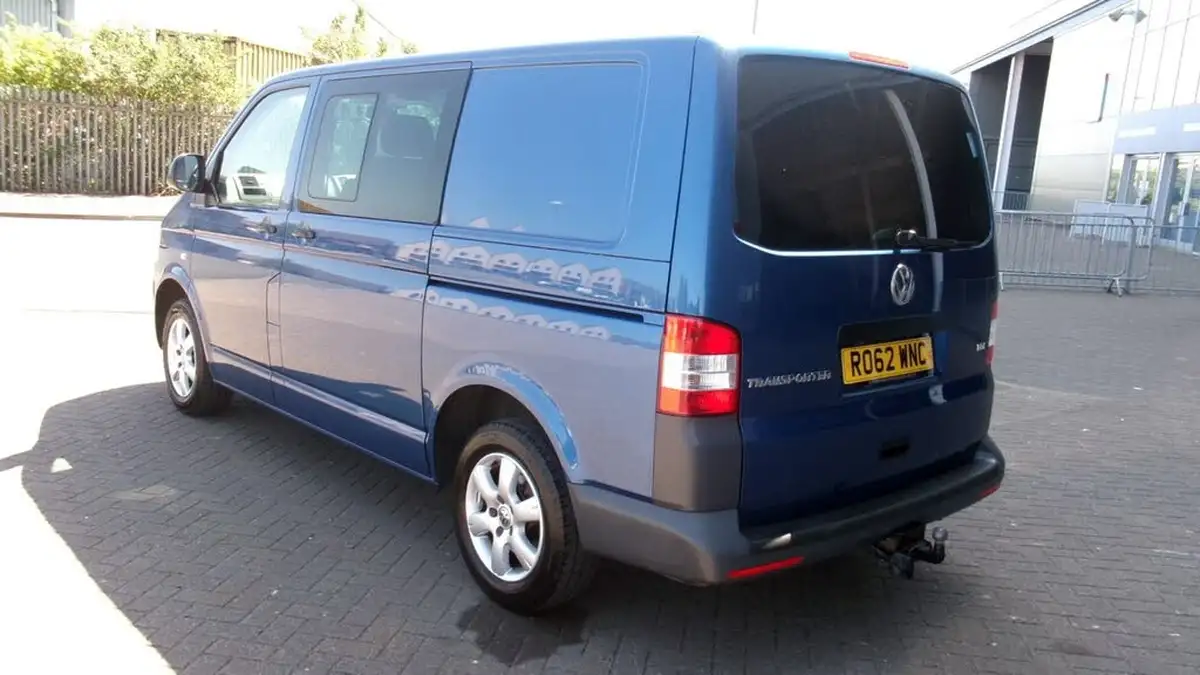 2012-volkswagen-transporter-20td-t32-140ps-swb-kombi-big-6