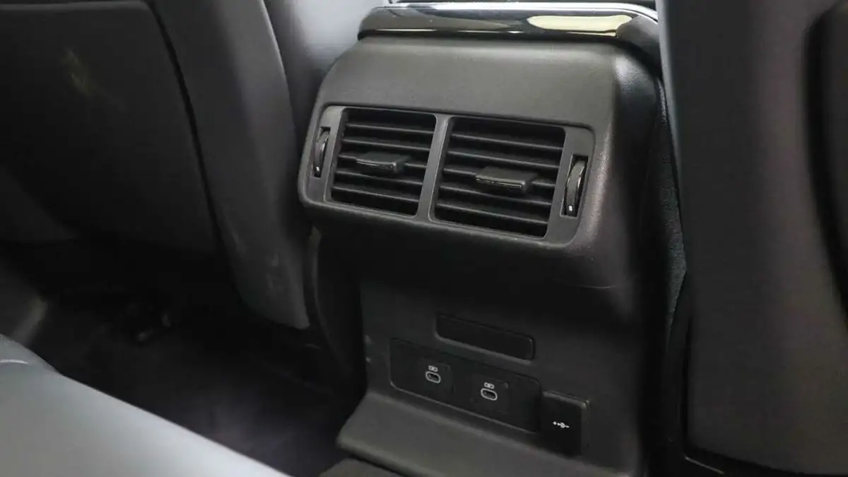 2024-land-rover-range-rover-velar-20-d200-dynamic-hse-big-17
