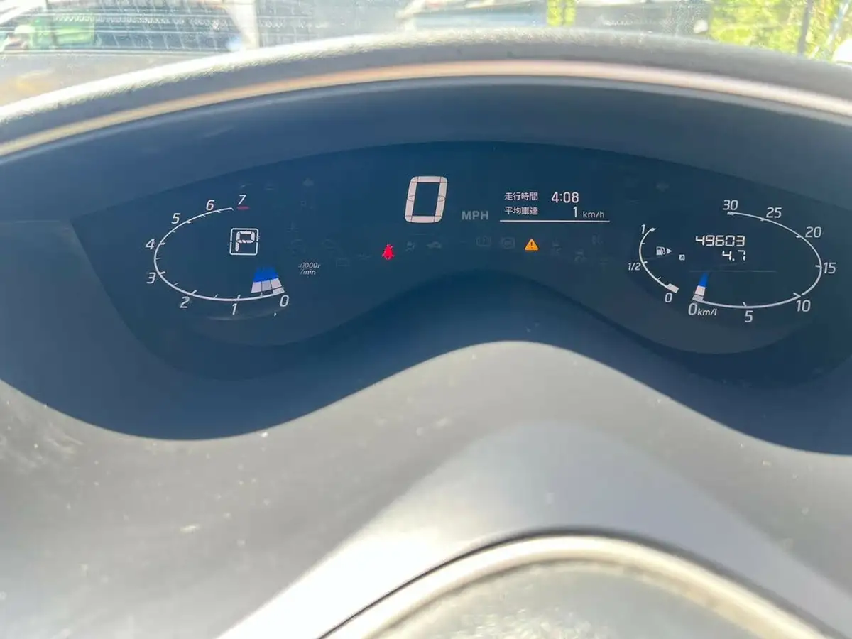 2013-nissan-serena-big-26