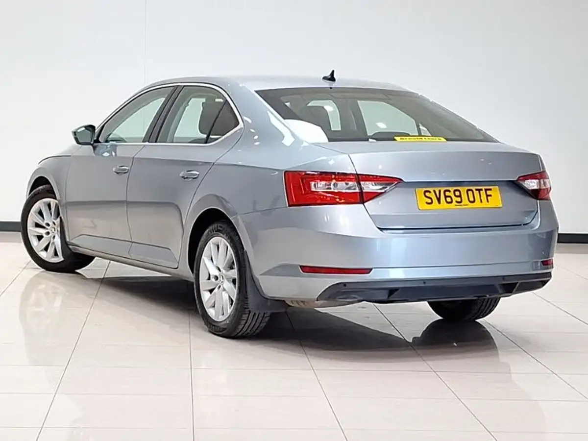 2019-skoda-superb-15-tsi-se-hatchback-big-1