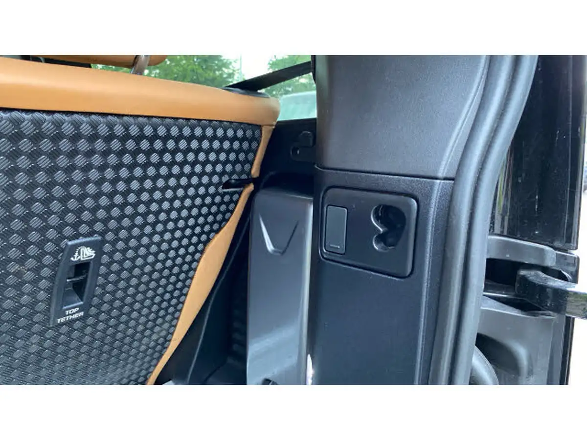 2023-land-rover-90-defender-50-p525-v8-big-27