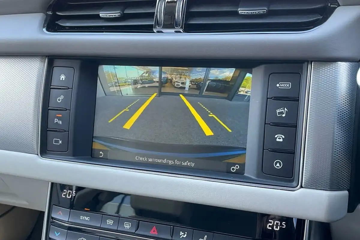 2018-jaguar-xf-20i-portfolio-250ps-saloon-4d-1998cc-big-4