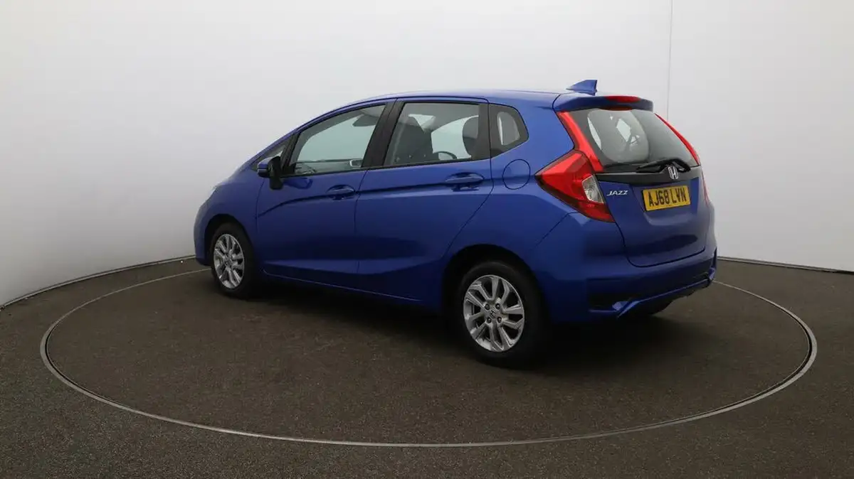 2018-honda-jazz-13-i-vtec-se-big-61