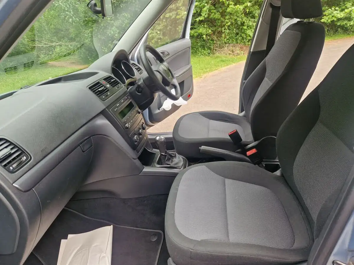 2010-skoda-yeti-12-s-big-4