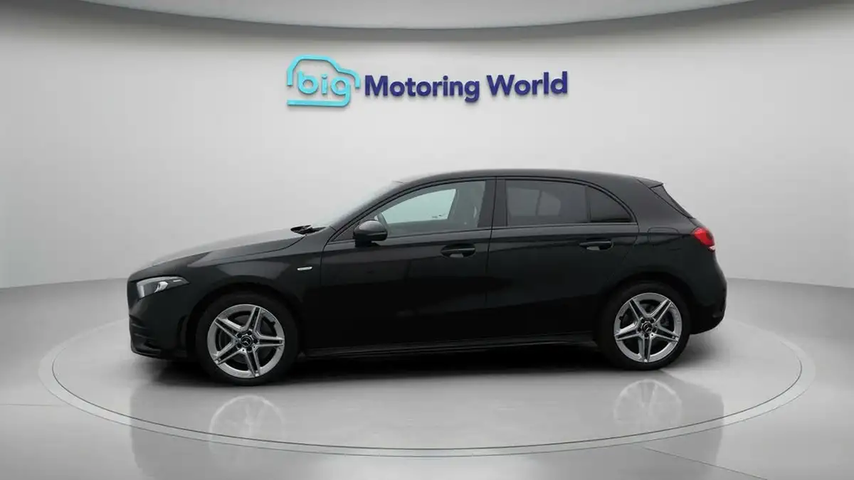 2021-mercedes-benz-a-class-13-a250e-amg-line-edition-hatchback-5d-big-4