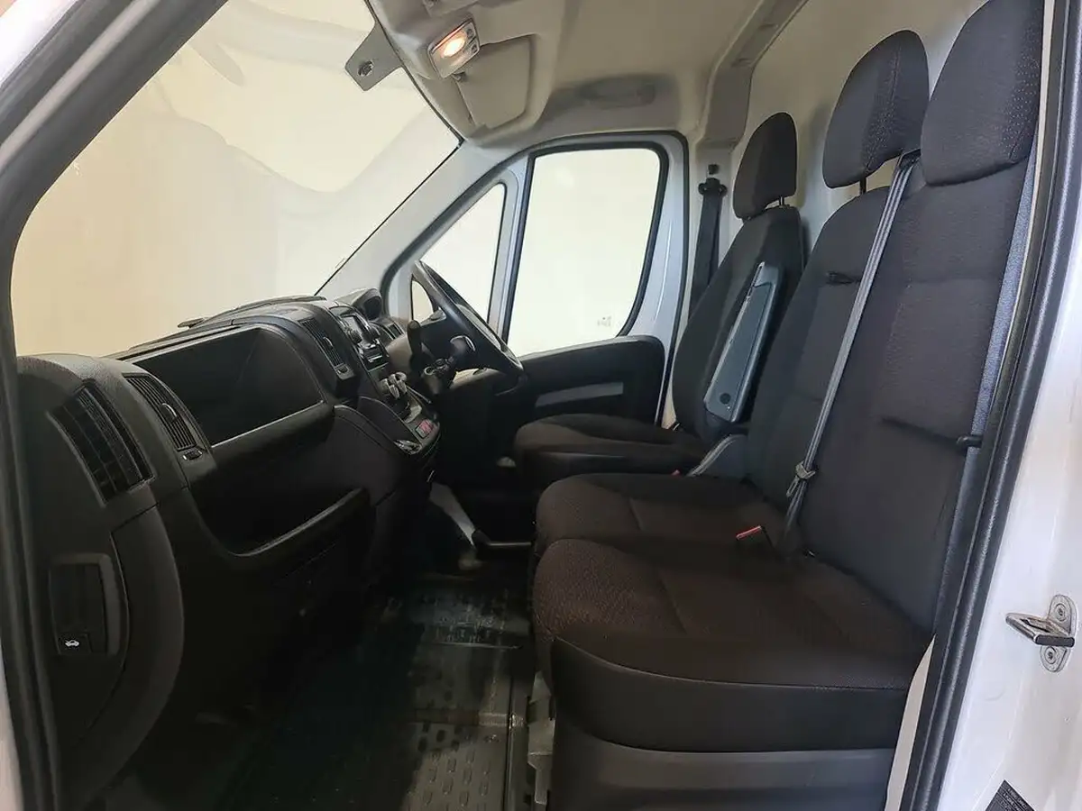 2022-peugeot-boxer-22-bluehdi-professional-335-l3-h2-panel-big-20