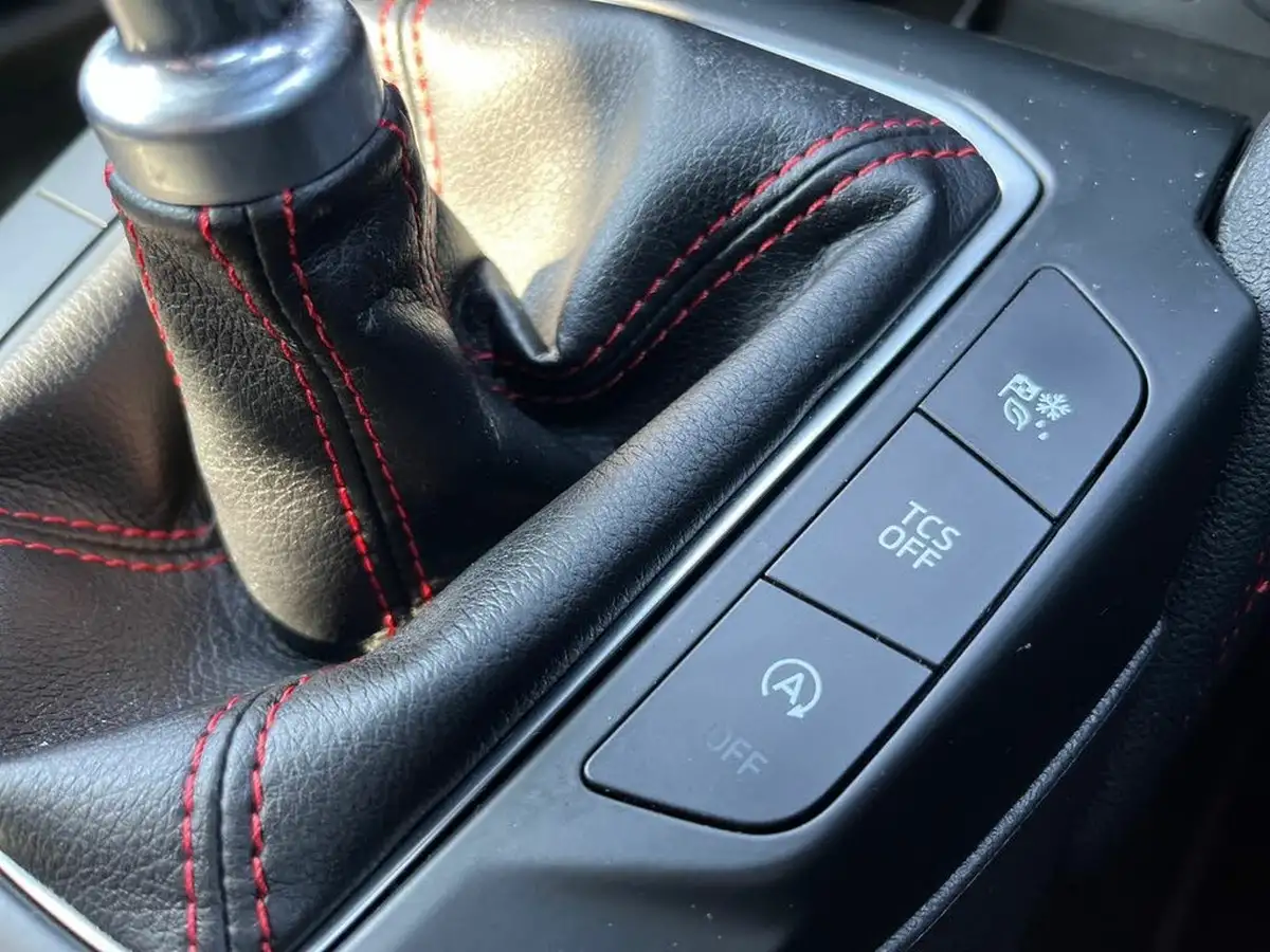 2020-ford-focus-15-st-line-x-hatchback-big-40