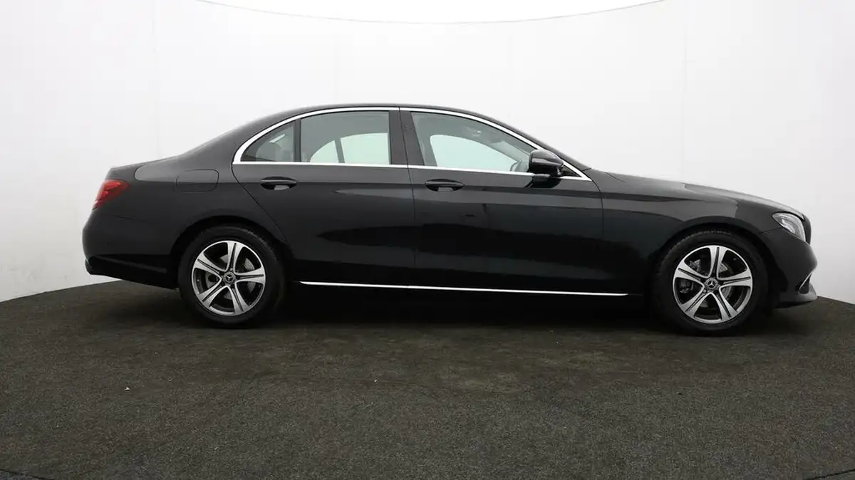 2019-mercedes-benz-e-class-20d-e220d-se-ss-saloon-4d-big-40