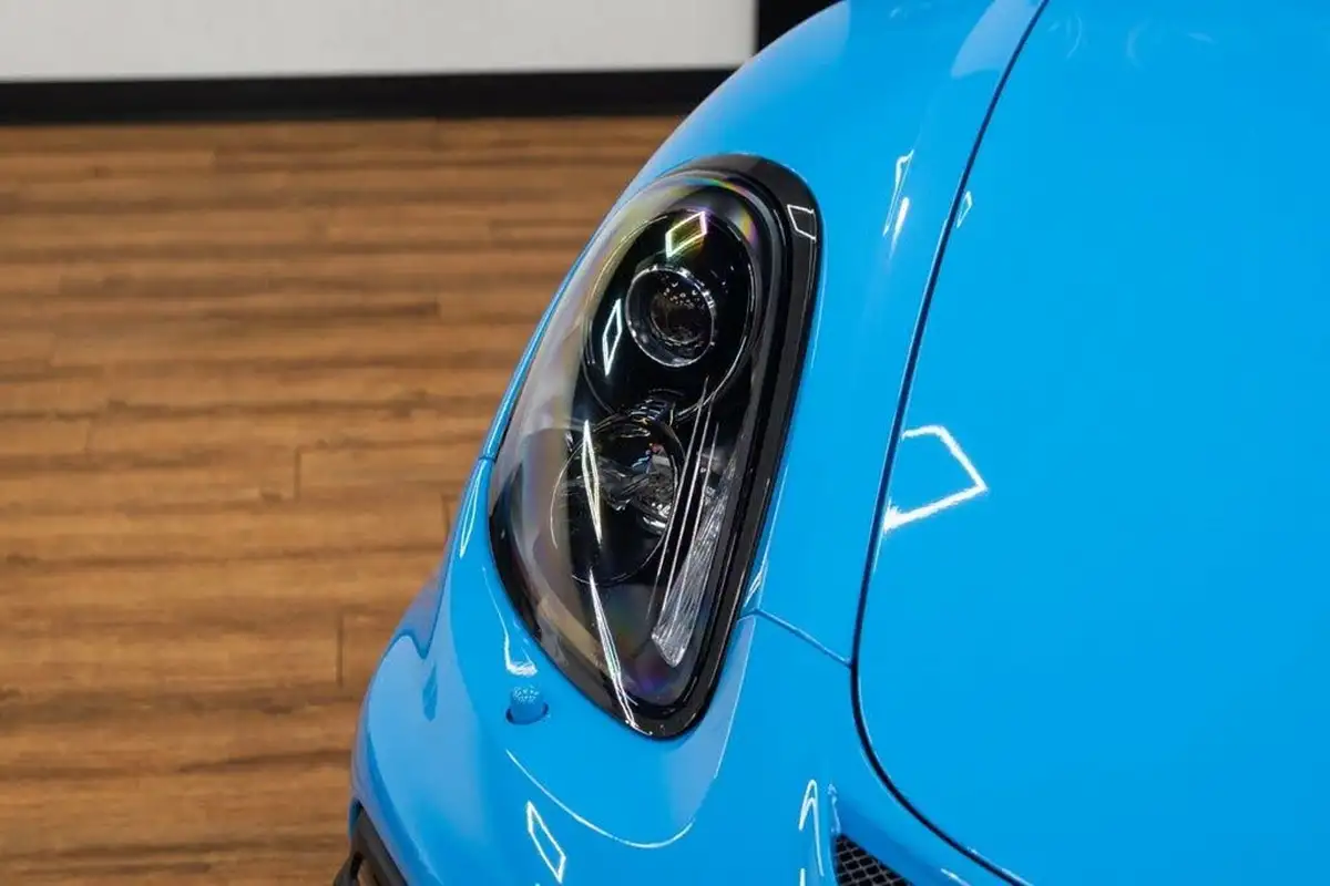 2016-porsche-cayman-38-gt4-big-9