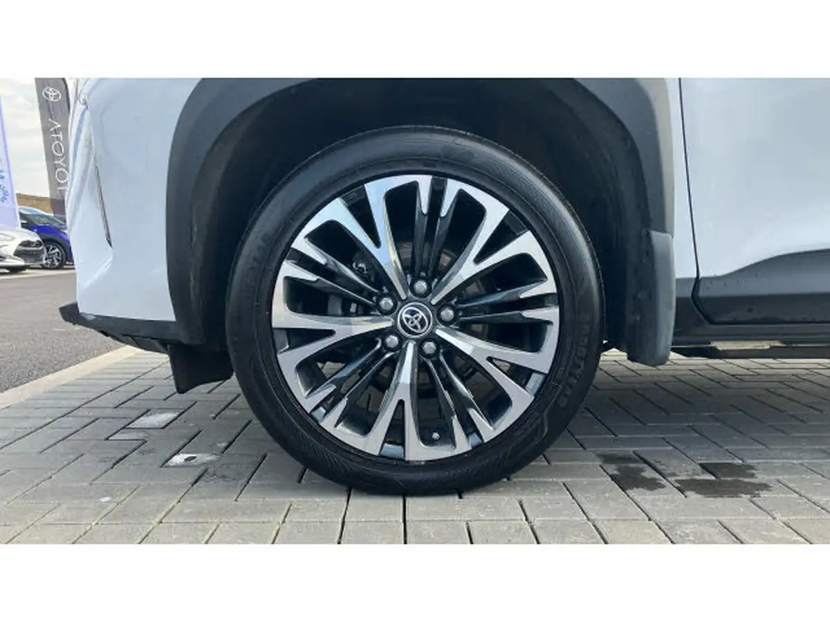 2023-toyota-yaris-cross-15-vvt-i-excel-awd-i-big-17
