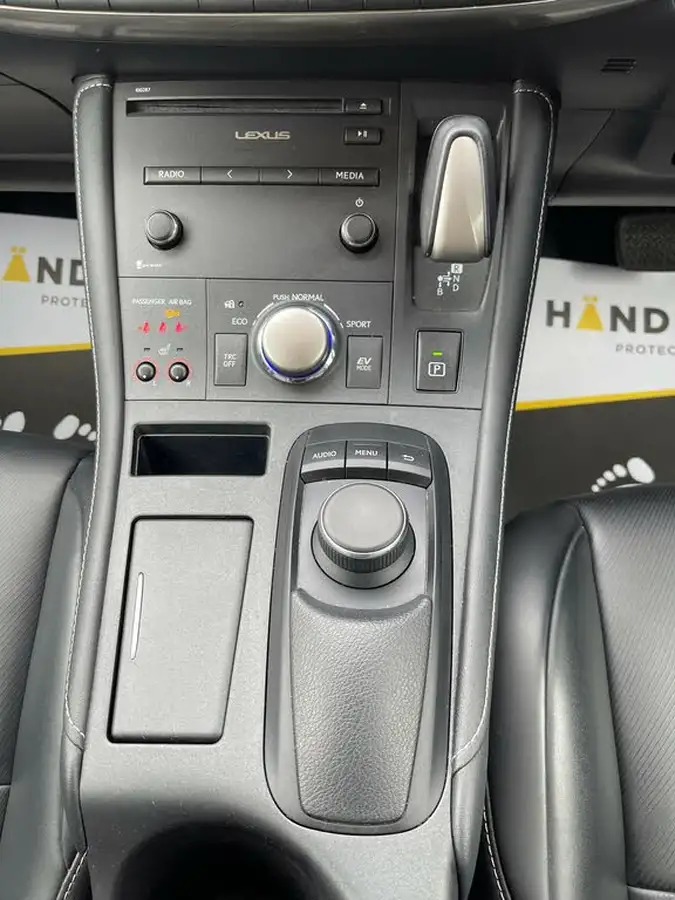 2017-lexus-ct-200h-18-executive-edition-big-41