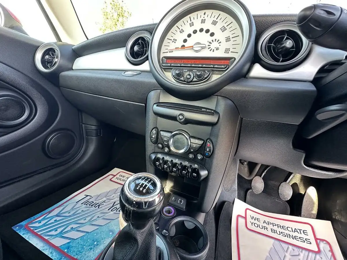 2012-mini-cooper-16-one-98bhp-hatchback-3d-big-23