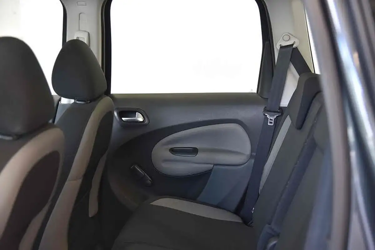 2013-citroen-c3-picasso-14-selection-big-29