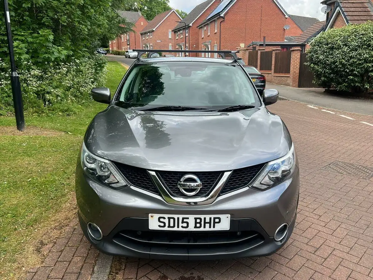 2015-nissan-qashqai-15dci-acenta-smart-vision-pack-big-0